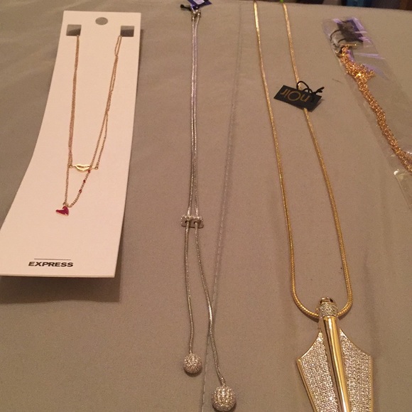 Necklaces Express, Noir, free press NWT - Picture 5 of 7
